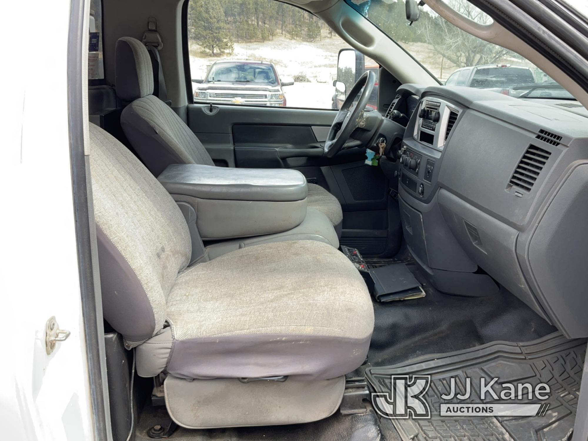 (Custer, SD) HiRanger HR37-MH, Material Handling Bucket Truck center mounted on 2008 Dodge Ram 5500