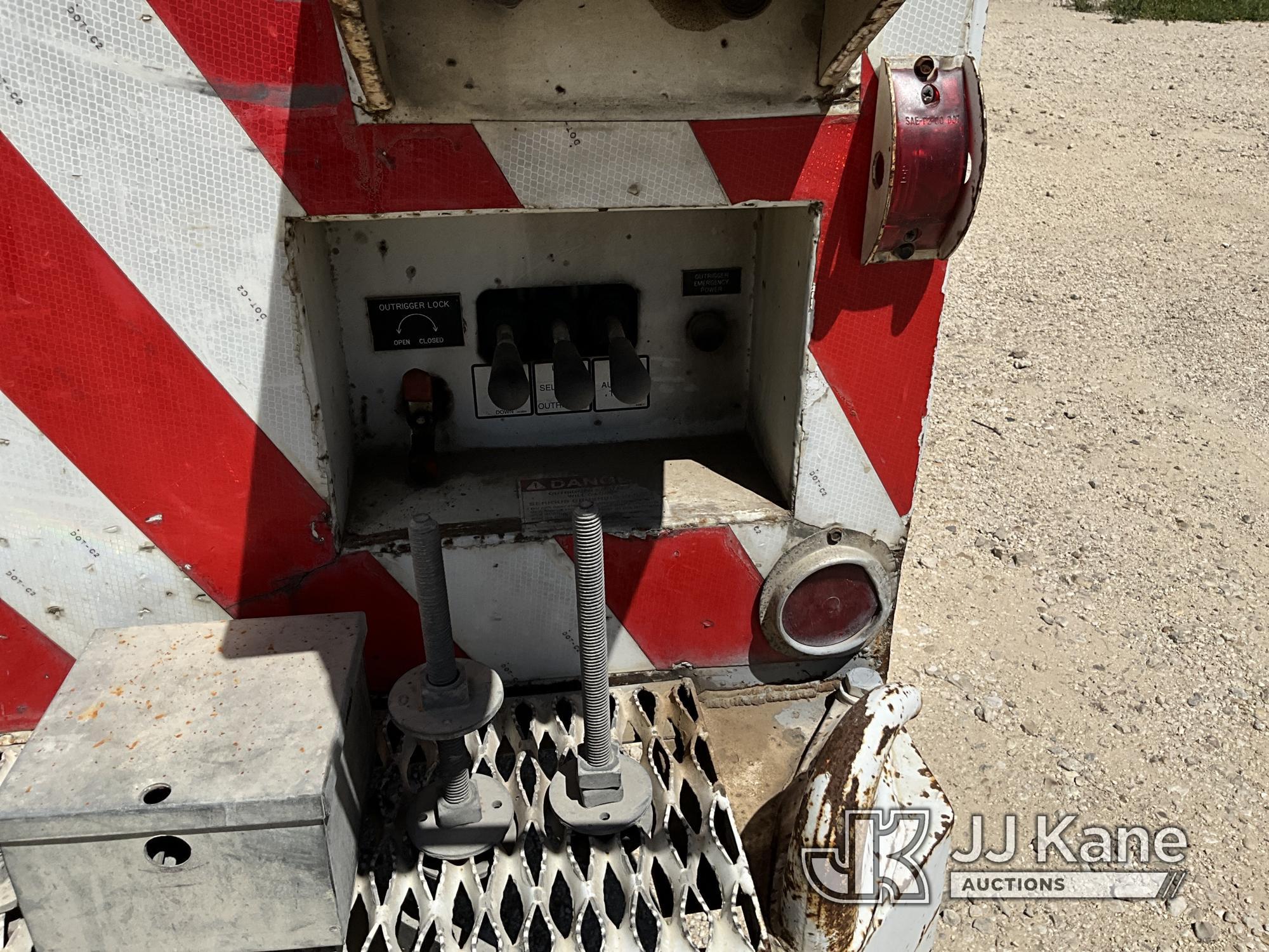 (San Antonio, TX) HiRanger 5FC-55, Bucket mounted behind cab on 2001 Ford F750 Utility Truck Runs &