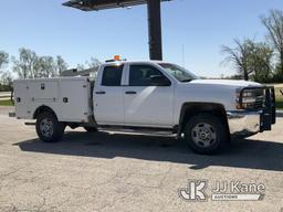 (South Beloit, IL) 2015 Chevrolet Silverado 2500HD Extended-Cab Pickup Truck Runs & Moves) (Rust Dam