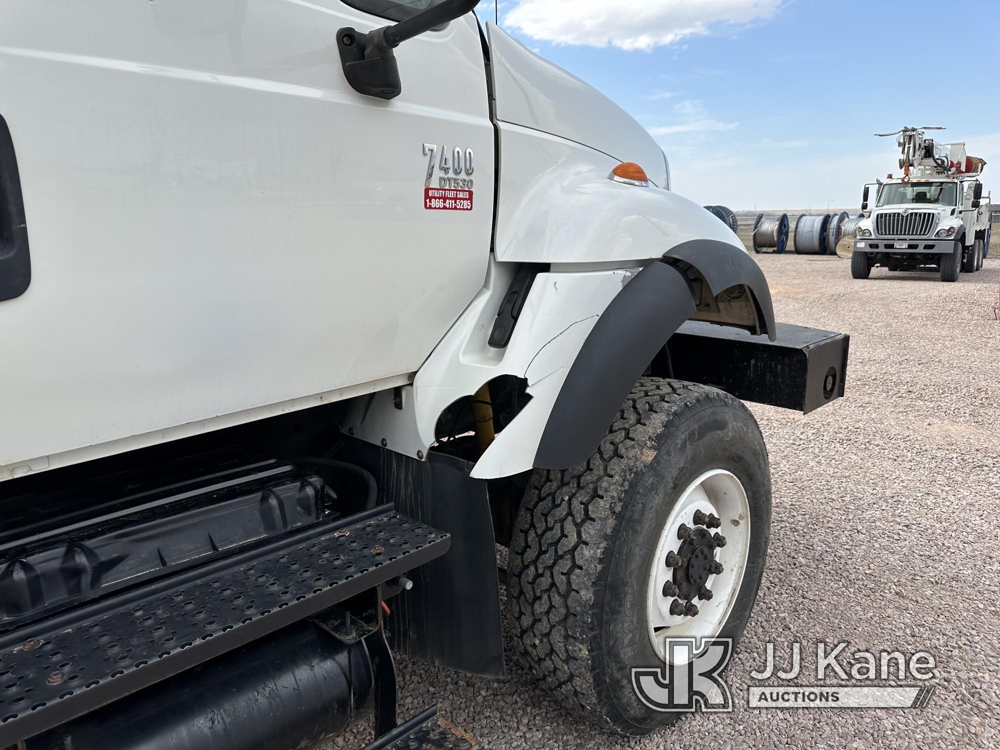 (Custer, SD) Terex Telelect Commander 6000, Digger Derrick rear mounted on 2004 International 7400 6