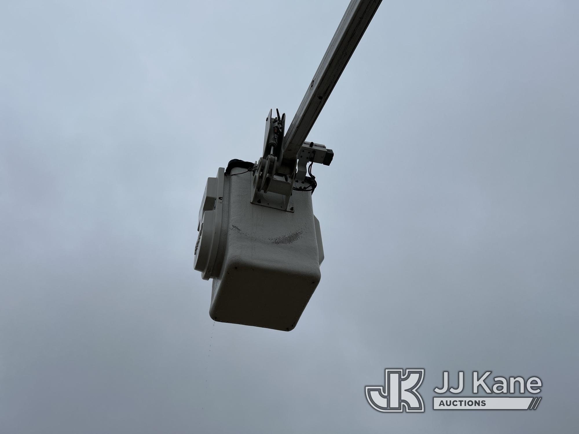 (Waxahachie, TX) Altec AT200-A, Telescopic Non-Insulated Bucket Truck mounted behind cab on 2015 For