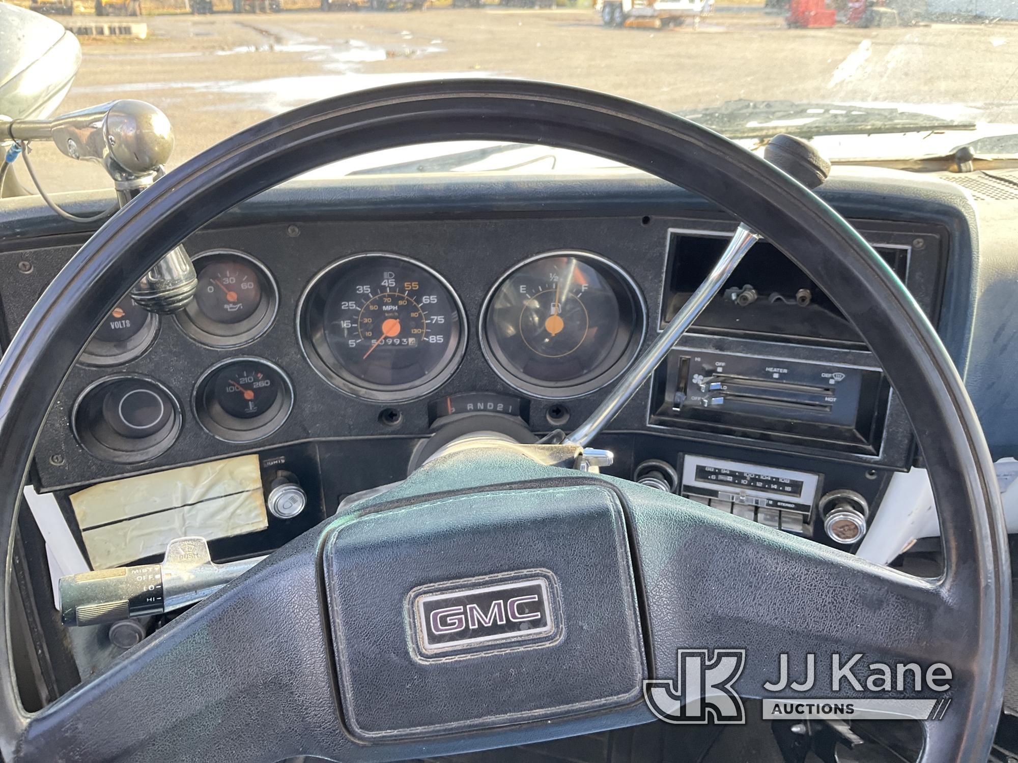 (Kansas City, MO) LIFT-ALL LAH30FB, Bucket Truck mounted behind cab on 1985 GMC K3500 4X4 Service Tr