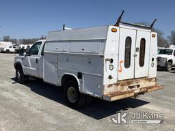 (Hawk Point, MO) 2002 Ford F350 4x4 Extended-Cab Enclosed Utility Truck Runs & Moves) (Jump To Start