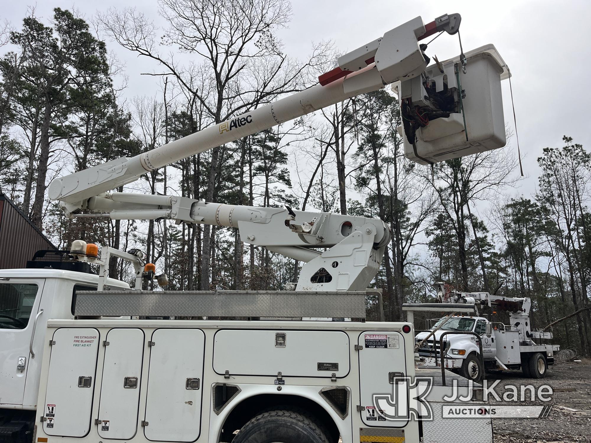 (Boyce, LA) Altec AM547, Over-Center Material Handling Bucket Truck rear mounted on 1999 Internation