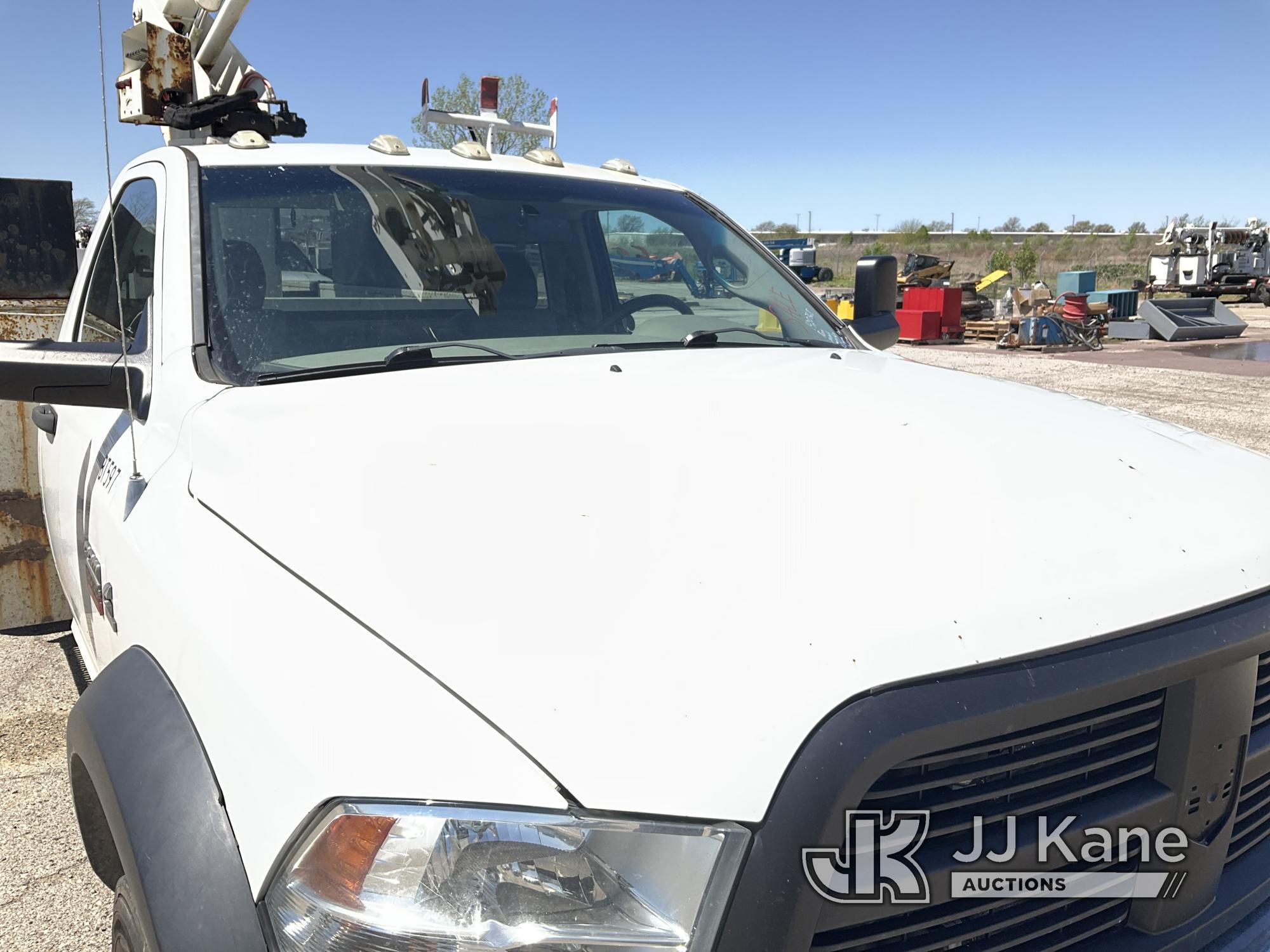 (Kansas City, MO) Versalift SST37, Articulating & Telescopic Bucket center mounted on 2012 Dodge 550