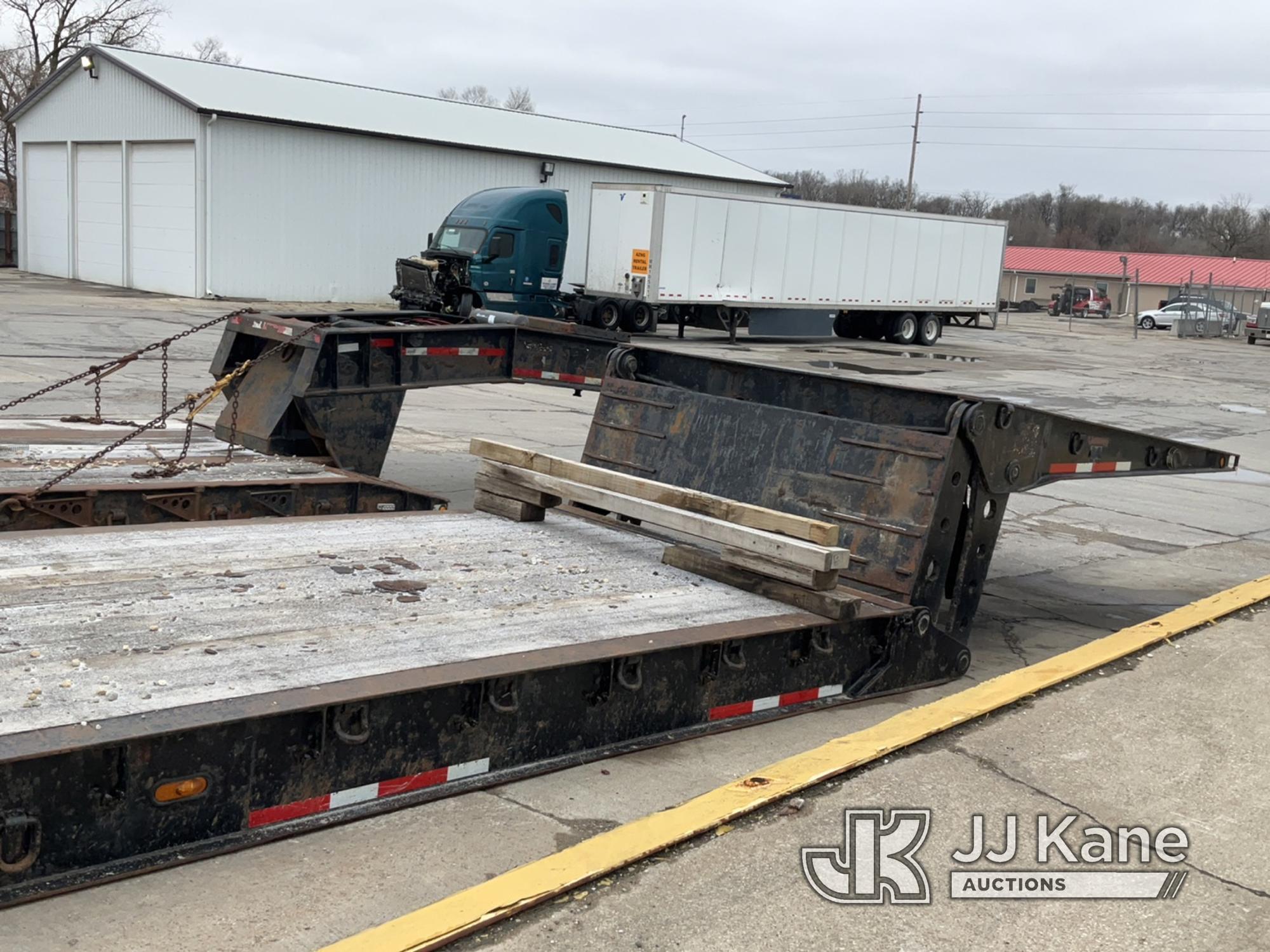 (Des Moines, IA) 2009 Ferree Lowboy Trailer