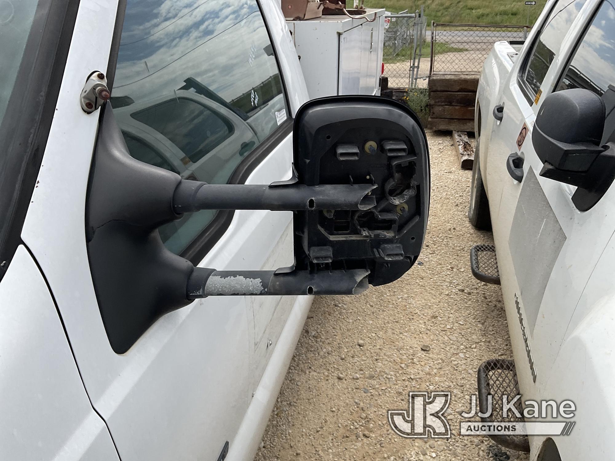 (San Antonio, TX) 2002 Ford F250 Service Truck Runs & Does Not Move) (Battery Dead and Unit Cuts Off