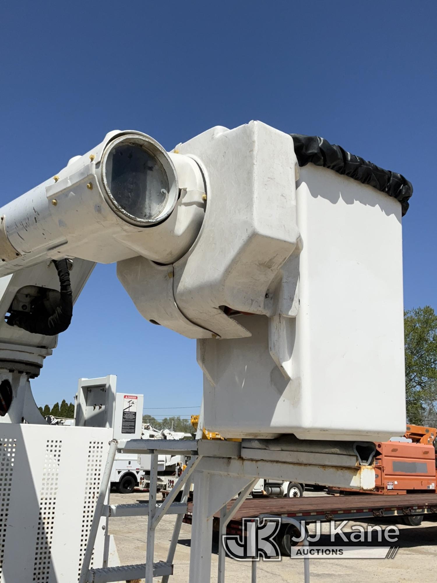 (South Beloit, IL) Altec LRV-60E70, Over-Center Elevator Bucket Truck rear mounted on 2006 Ford F750