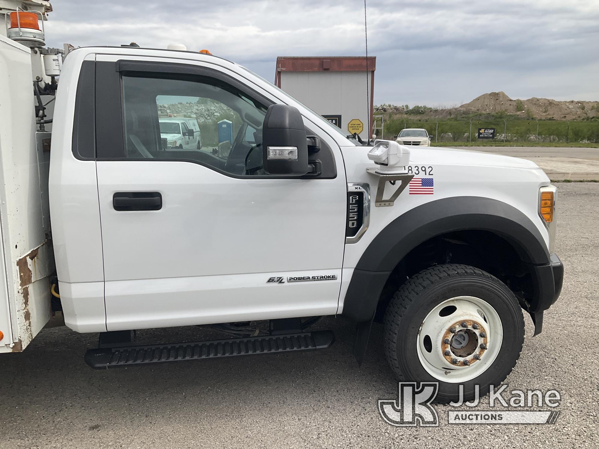 (Kansas City, MO) Altec AT37G, Articulating & Telescopic Bucket mounted behind cab on 2017 Ford F550