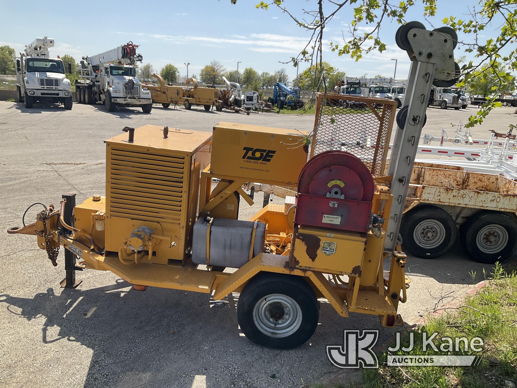 (Kansas City, MO) 2001 TSE UP70B Hydraulic Reel Trailer Not Running, Condition Unknown, Has A Bad St