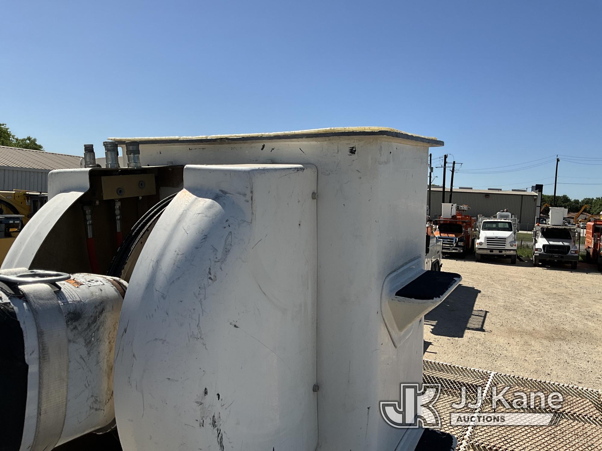 (San Antonio, TX) Terex/Telelect HiRanger 5FC-55, Bucket mounted behind cab on 2002 Ford F750 Utilit