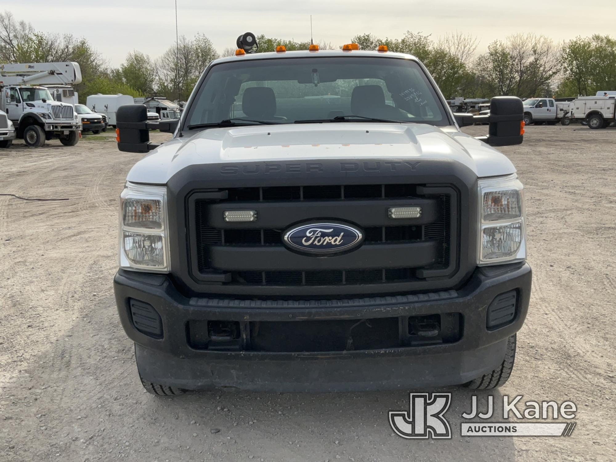 (Des Moines, IA) 2011 Ford F350 4x4 Extended-Cab Service Truck Runs & Moves) (Vehicle Stalls when En