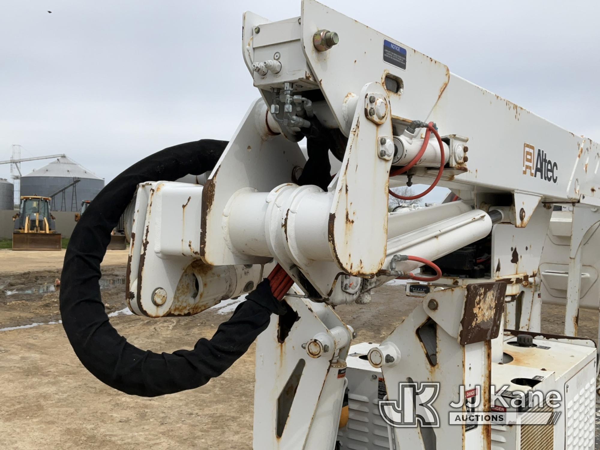 (South Beloit, IL) Altec AT37GW Runs, Moves, Operates