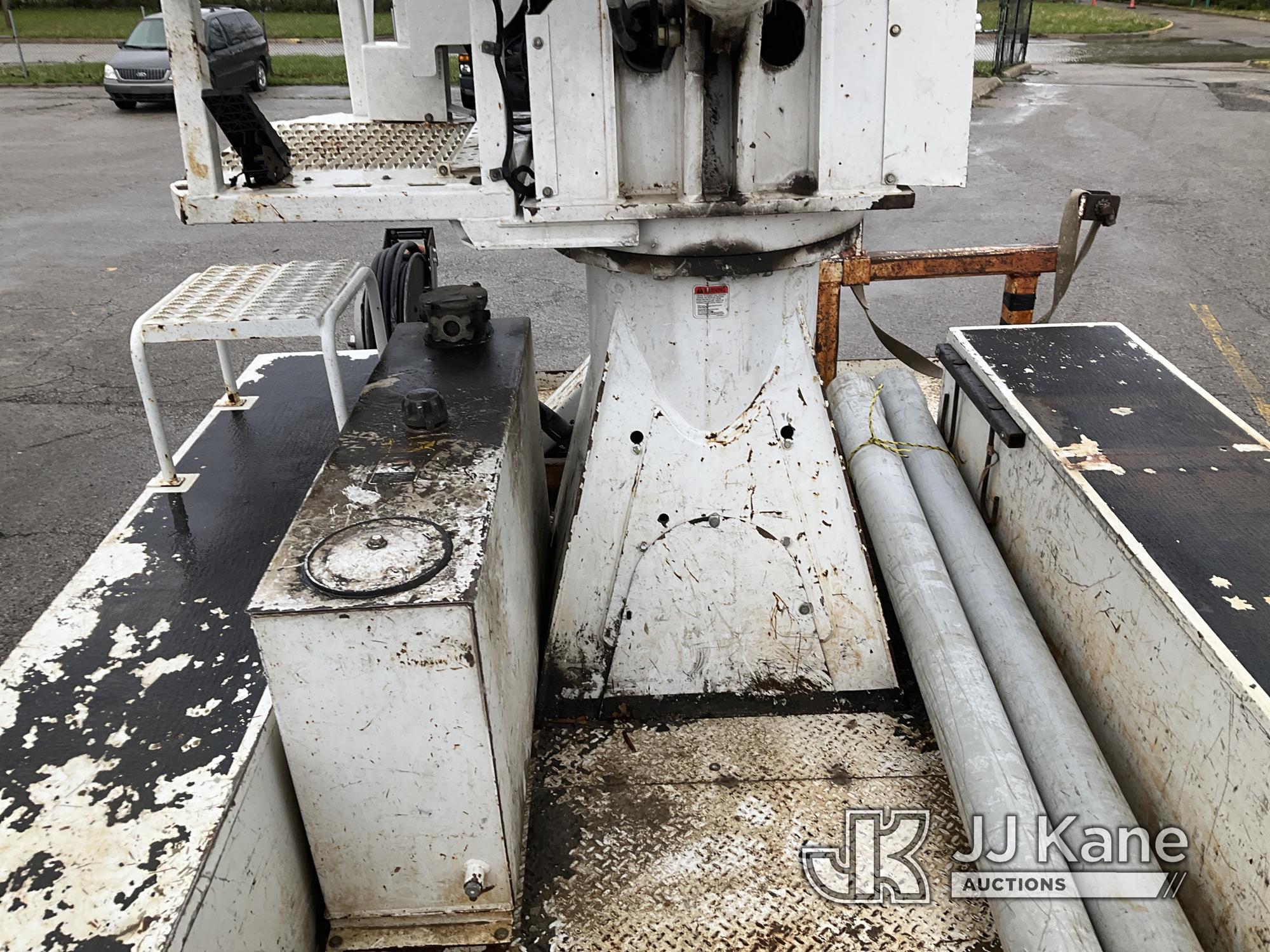 (Kansas City, MO) Altec DC47-TR, Digger Derrick rear mounted on 2014 Freightliner M2 106 4x4 Utility