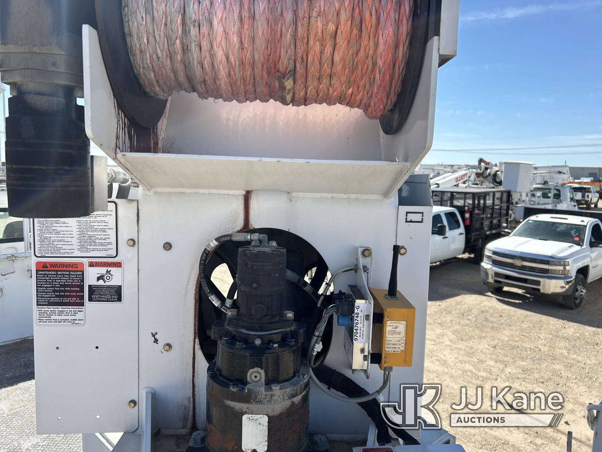(Waxahachie, TX) Altec D3055-TR, Digger Derrick rear mounted on 2015 Freightliner M2 106 T/A Flatbed