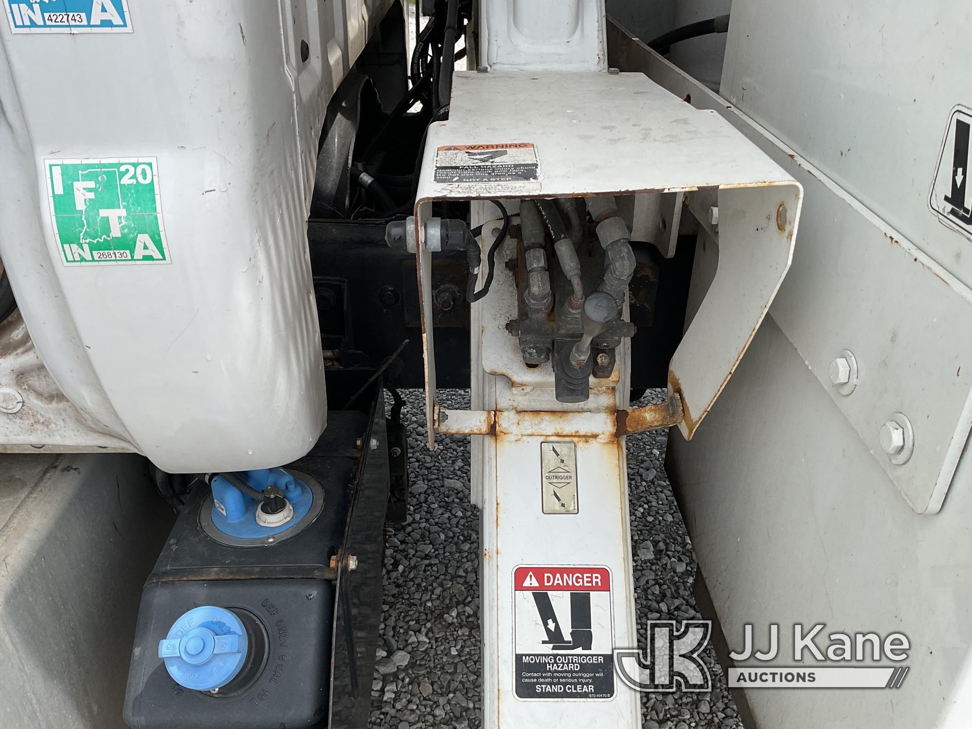 (Hawk Point, MO) Altec LR756, Over-Center Bucket mounted behind cab on 2013 Ford F750 Chipper Dump T