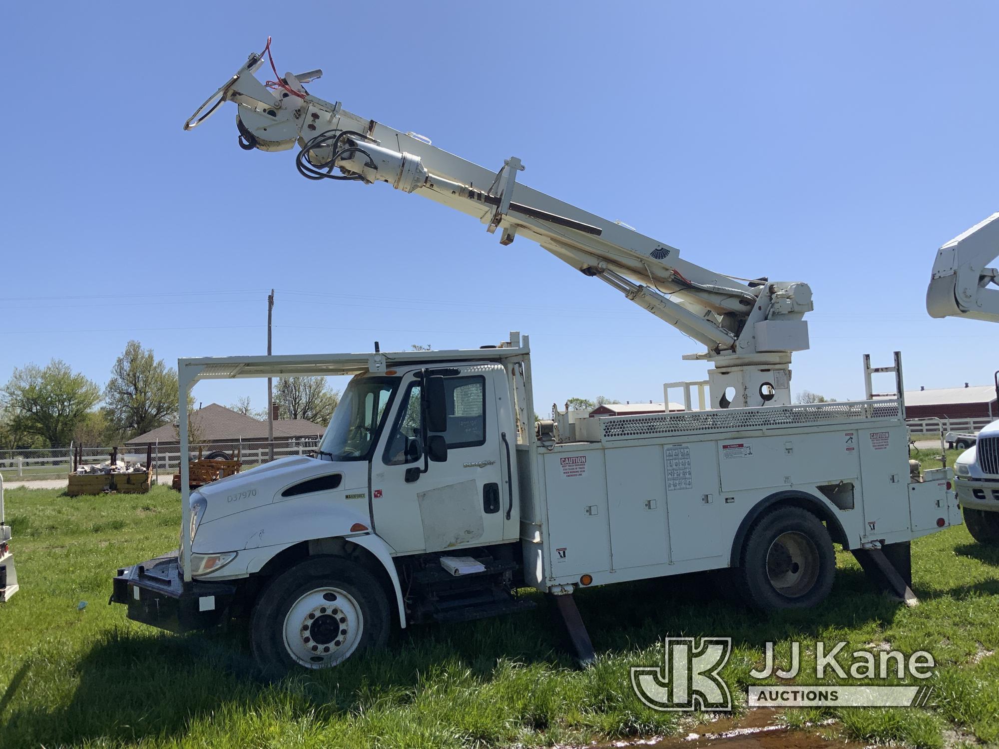 (Yukon, OK) Terex Commander 4045, Digger Derrick rear mounted on 2012 International 4300 DuraStar Ut