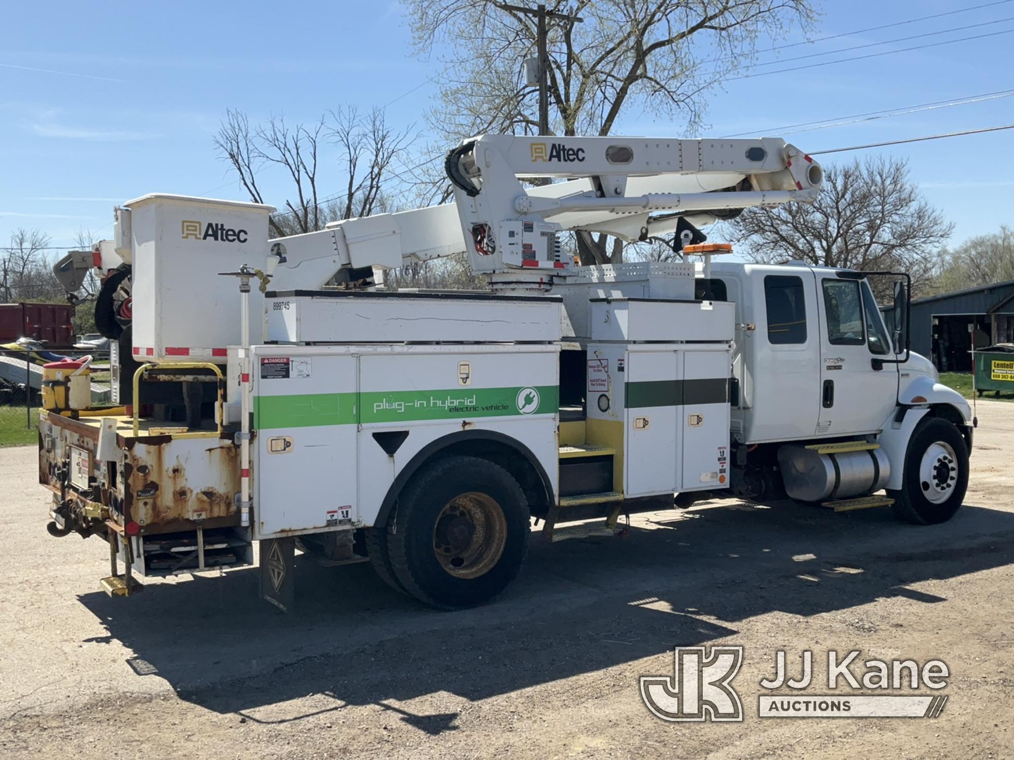 (South Beloit, IL) Altec TA50, Articulating & Telescopic Material Handling Bucket Truck mounted on 2