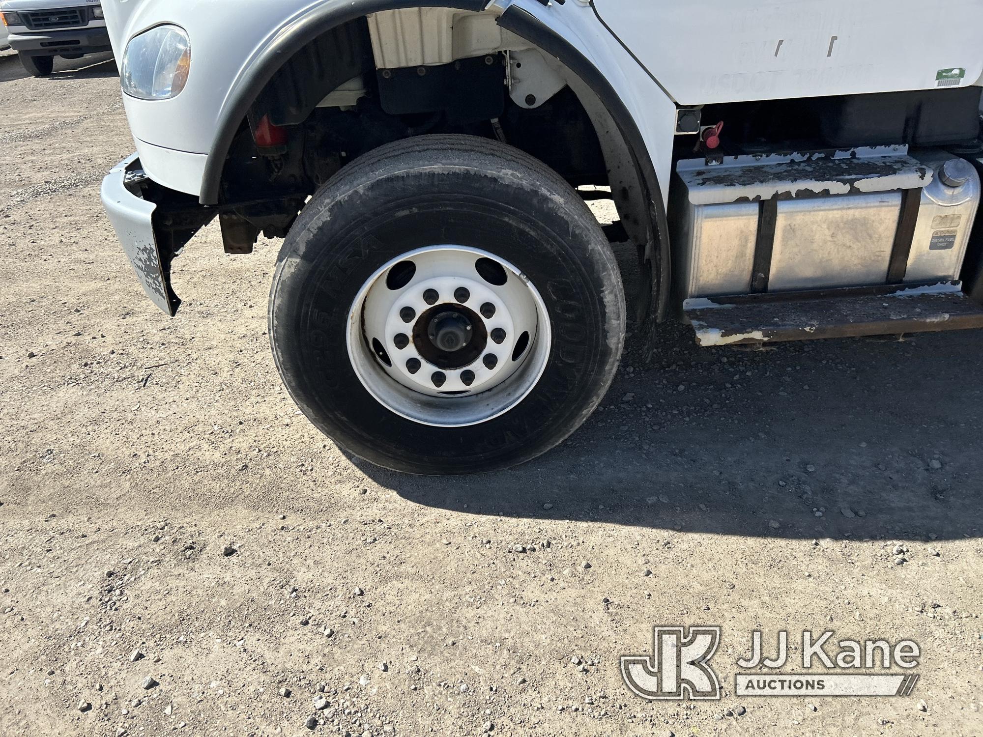 (Waxahachie, TX) Altec D3055-TR, Digger Derrick rear mounted on 2015 Freightliner M2 106 T/A Flatbed