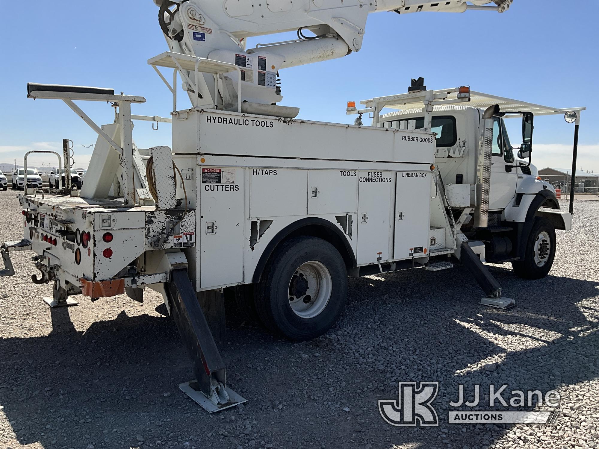 (El Paso, TX) Altec AM55E, Over-Center Material Handling Bucket Truck rear mounted on 2009 Internati