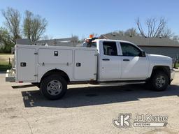 (South Beloit, IL) 2015 Chevrolet Silverado 2500HD Extended-Cab Pickup Truck Runs & Moves) (Rust Dam