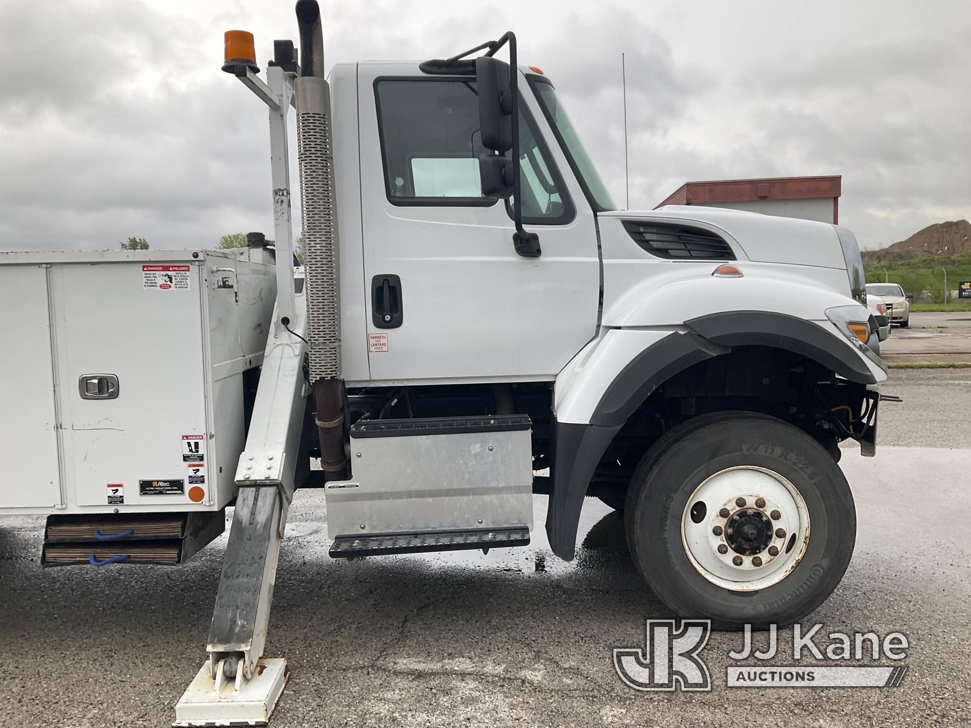 (Kansas City, MO) Altec AM55, Over-Center Material Handling Bucket rear mounted on 2017 Internationa