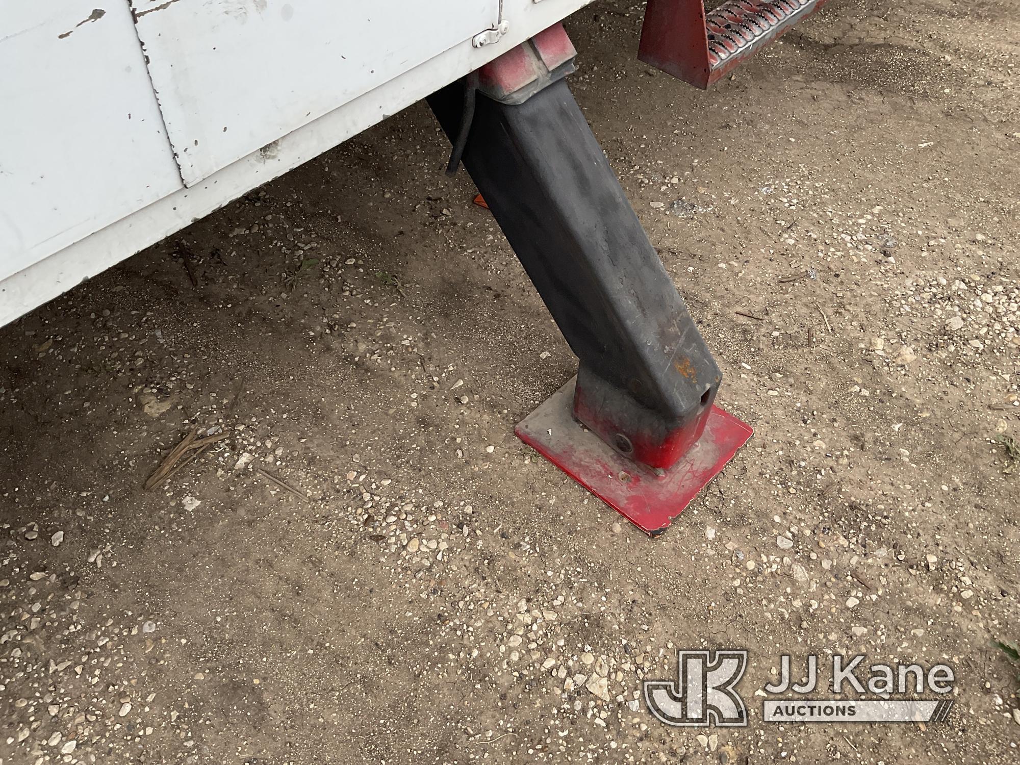 (San Antonio, TX) HiRanger 5FC-55, Bucket mounted behind cab on 2002 Ford F750 Utility Truck Runs, M