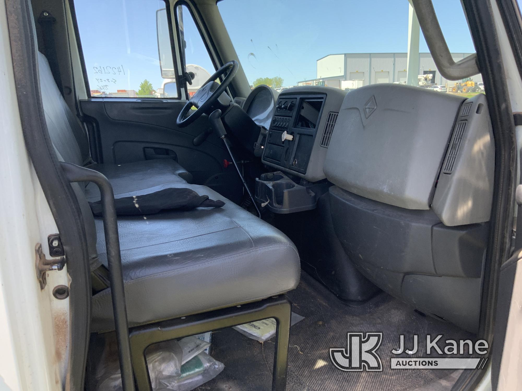 (Yukon, OK) HiRanger 5TC-55, Material Handling Bucket Truck rear mounted on 2013 International 4300