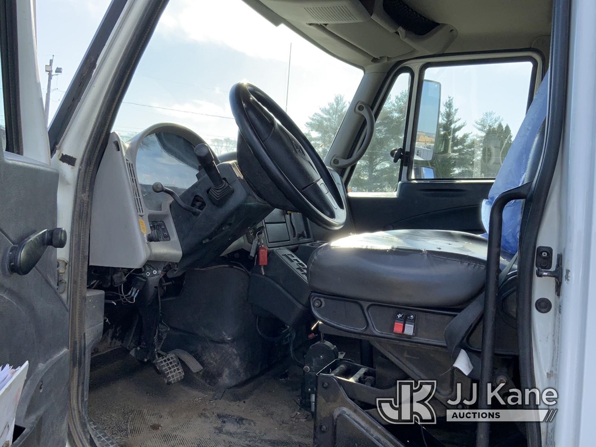 (South Beloit, IL) 2009 International Durastar 4300 Flatbed/Dump Truck Runs, Moves & Dump Operates