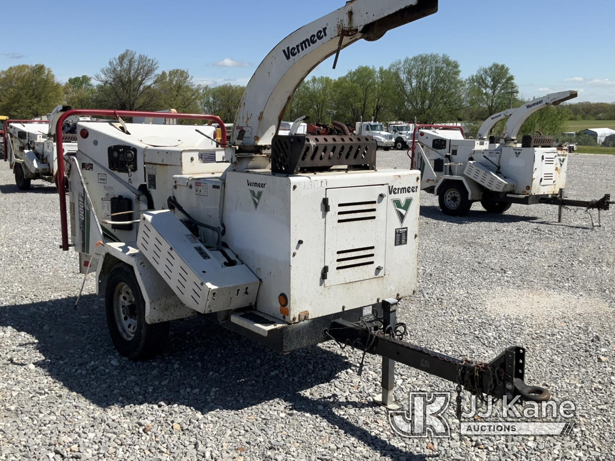 (Hawk Point, MO) 2015 Vermeer BC1000XL Chipper (12in Drum) Runs & Operates