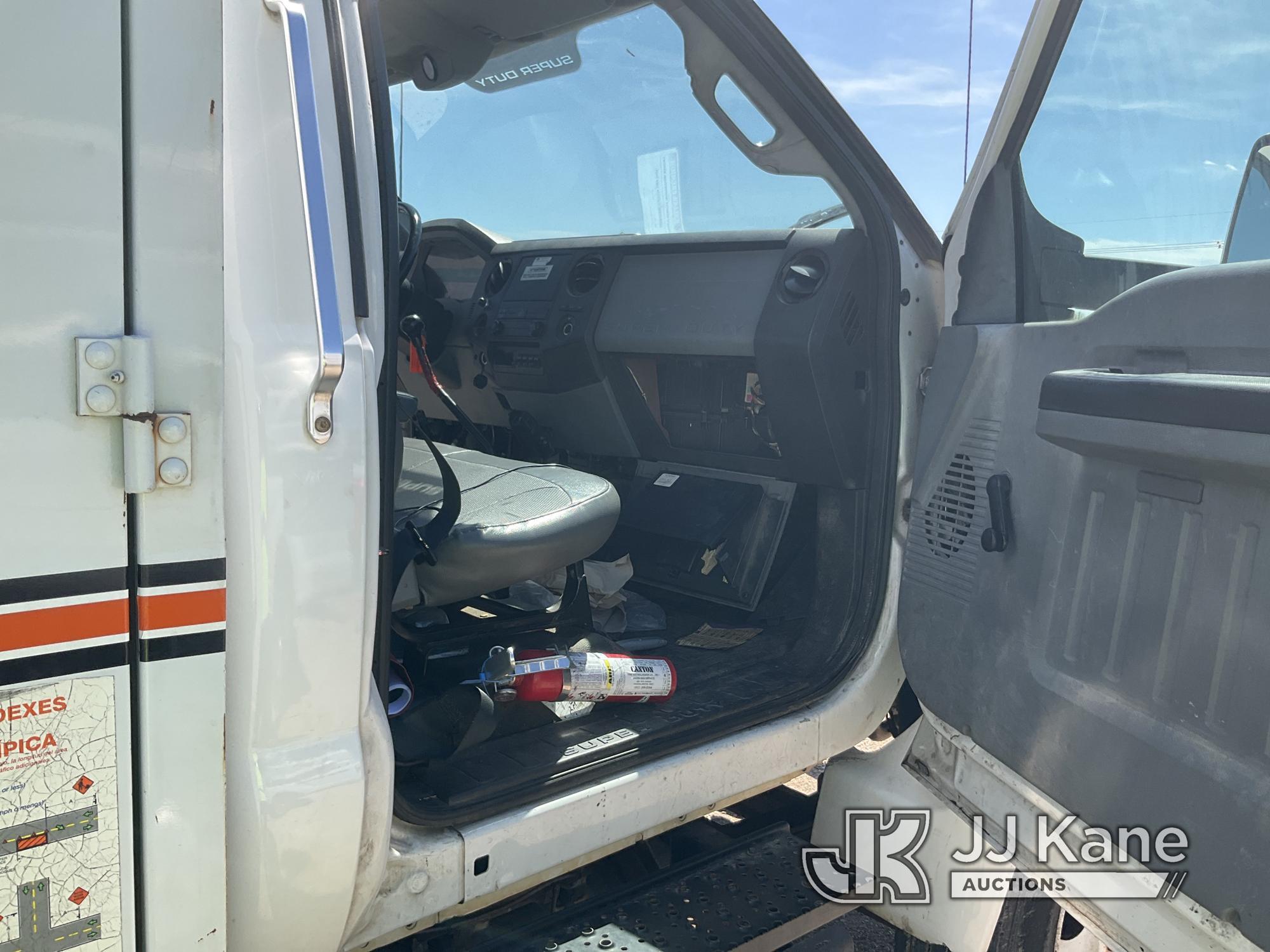 (Waxahachie, TX) 2013 Ford F750 Chipper Dump Truck Not Running, Condition Unknown, Body Damage) (Sel