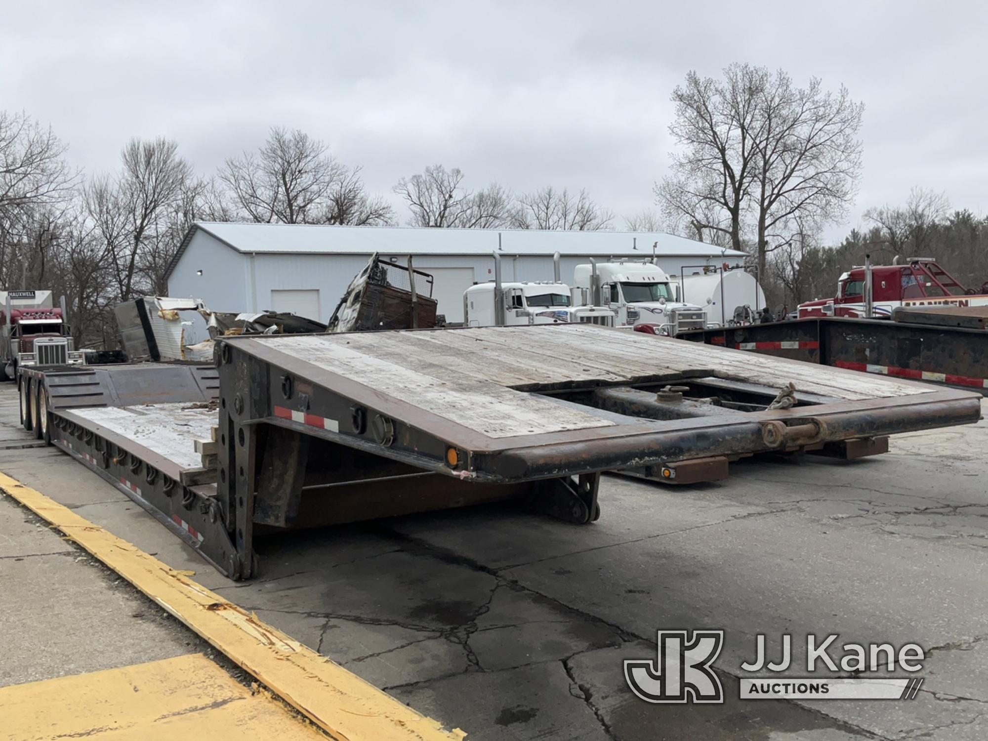 (Des Moines, IA) 2009 Ferree Lowboy Trailer