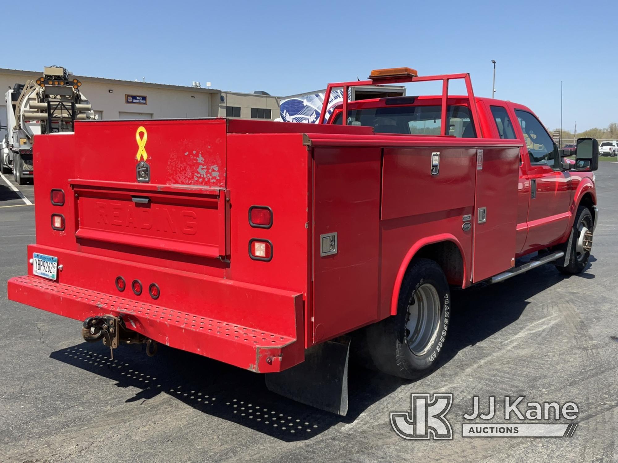 (Maple Lake, MN) 2016 Ford F350 Extended-Cab Service Truck Runs and Moves