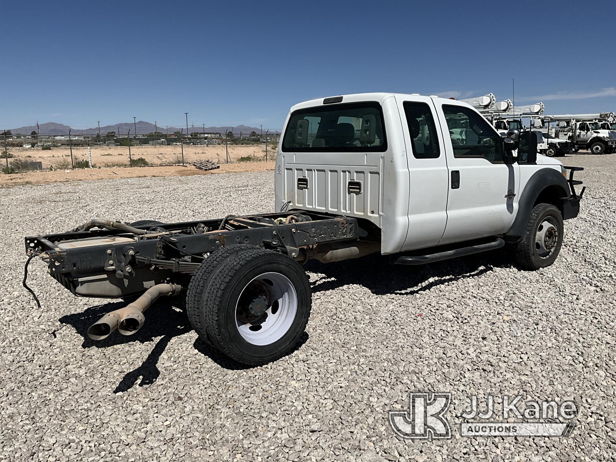 (El Paso, TX) 2015 Ford F550 4x4 Extended-Cab & Chassis Runs and Moves, Check Engine Light On, Engin