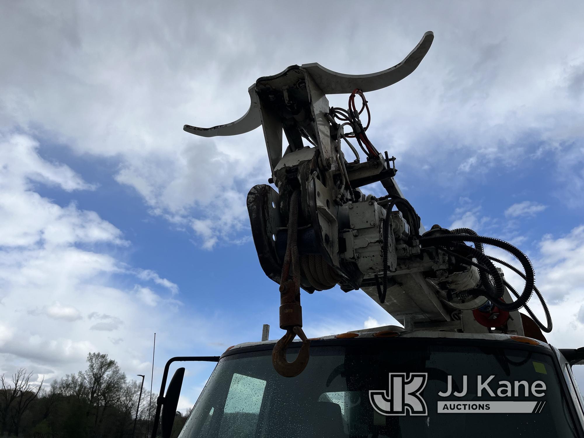 (Paris, TN) Terex Commander C4047, Digger Derrick rear mounted on 2014 International 7400 Utility Tr