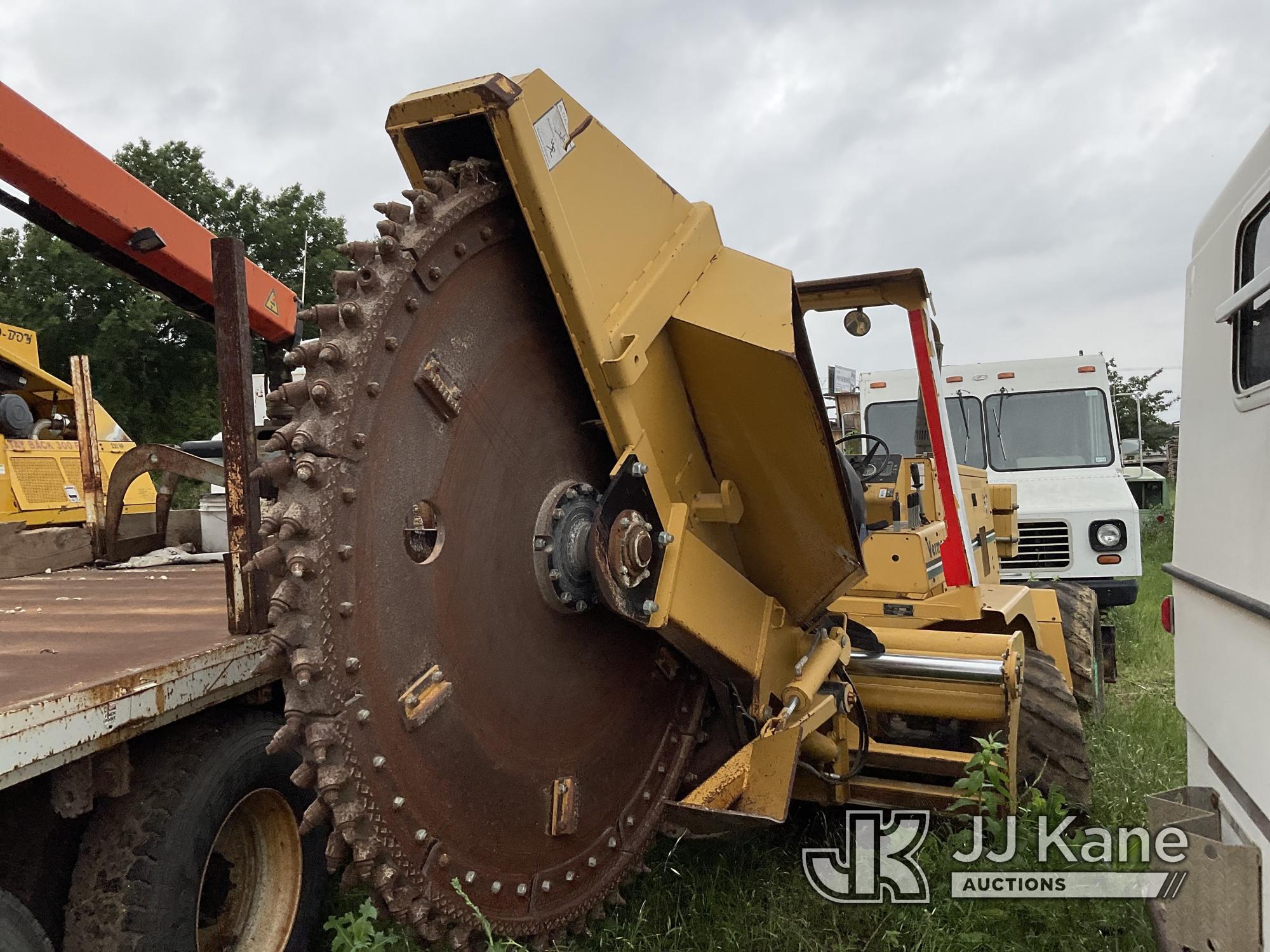 (San Antonio, TX) 2000 Vermeer V8550A Trencher Runs, Moves & Operates) (Jump to Start