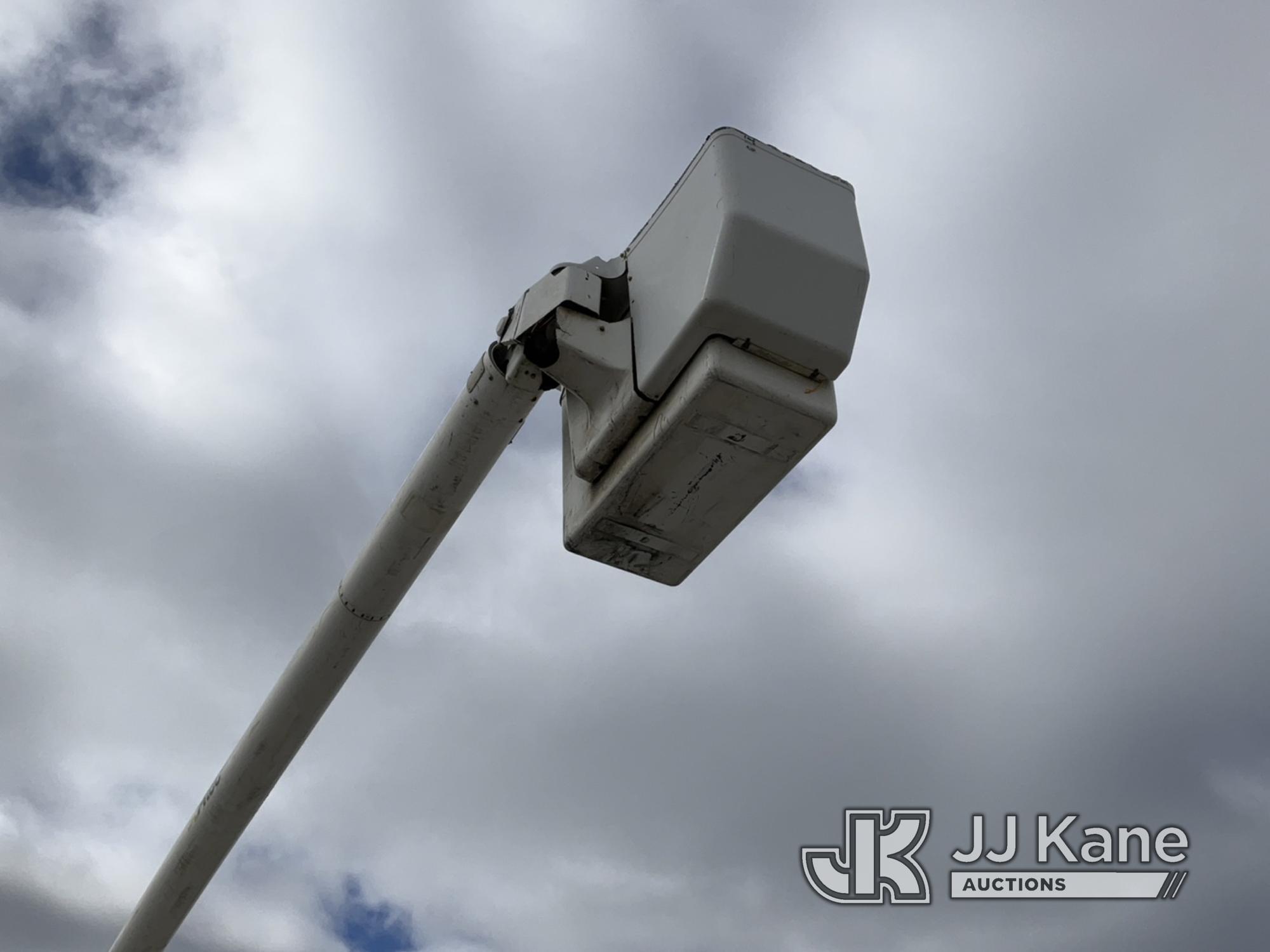 (Hawk Point, MO) Altec AA755-P, Bucket Truck rear mounted on 2013 International Durastar 4300 Utilit