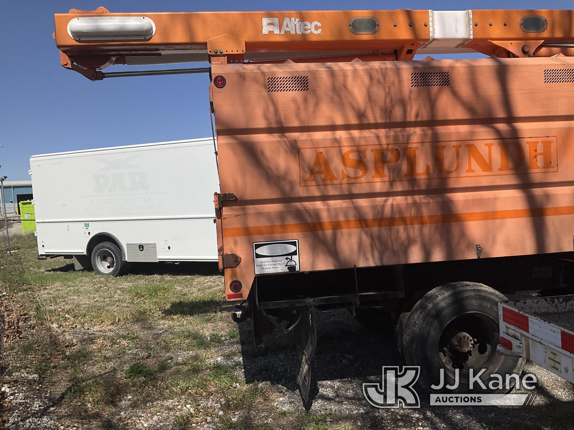 (Kansas City, MO) Altec LRV55, Over-Center Bucket Truck mounted behind cab on 2006 GMC C7500 Chipper