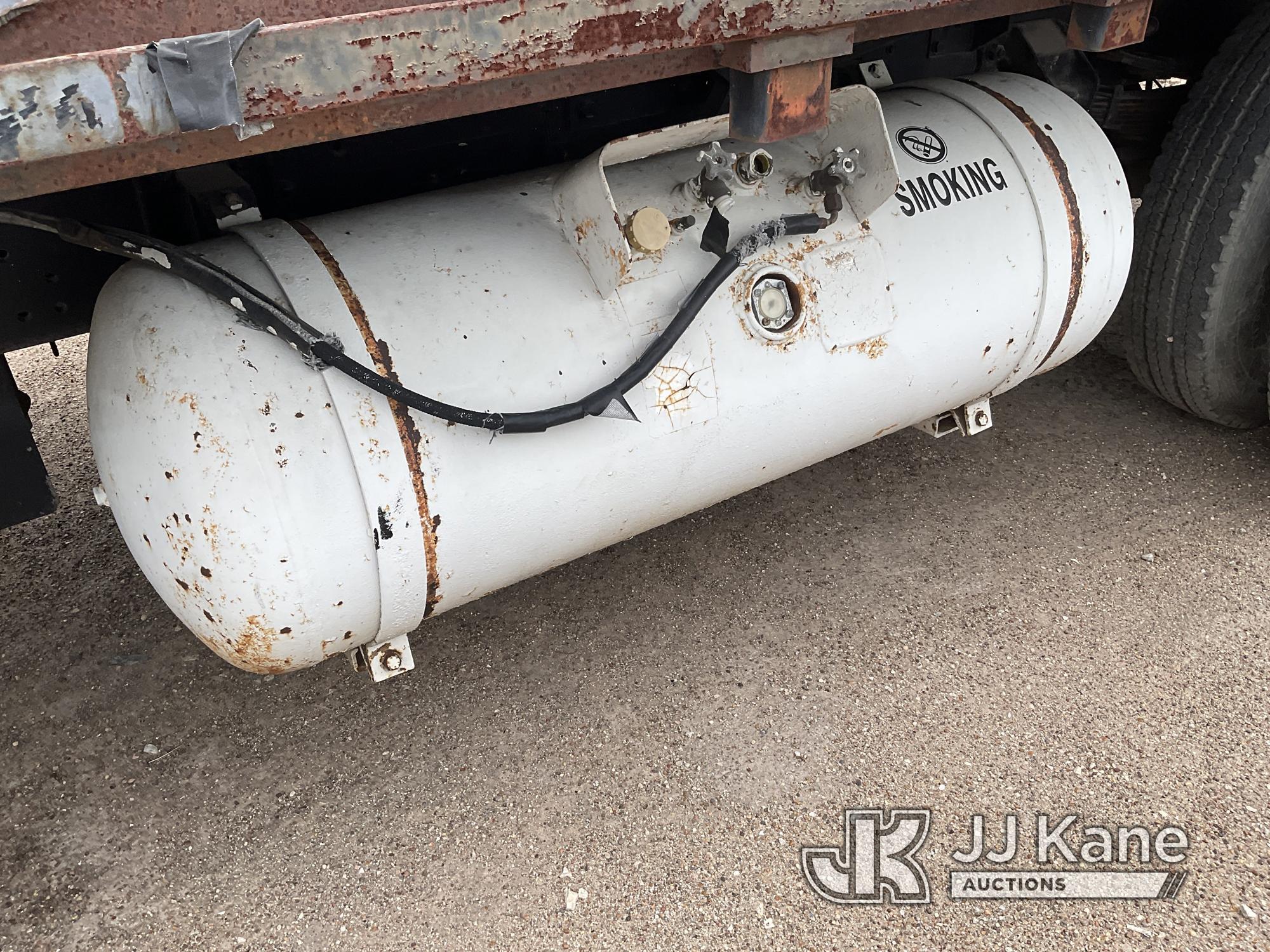 (Houston, TX) 1994 Ford F700 Flatbed/Dump Truck, Vehicle Runs On Propane Starts With A Jump, Runs An