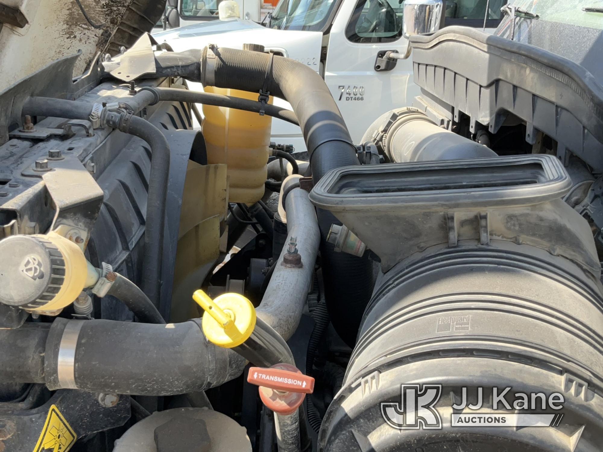 (Des Moines, IA) Altec AH100, Articulating & Telescopic Material Handling Bucket Truck rear mounted