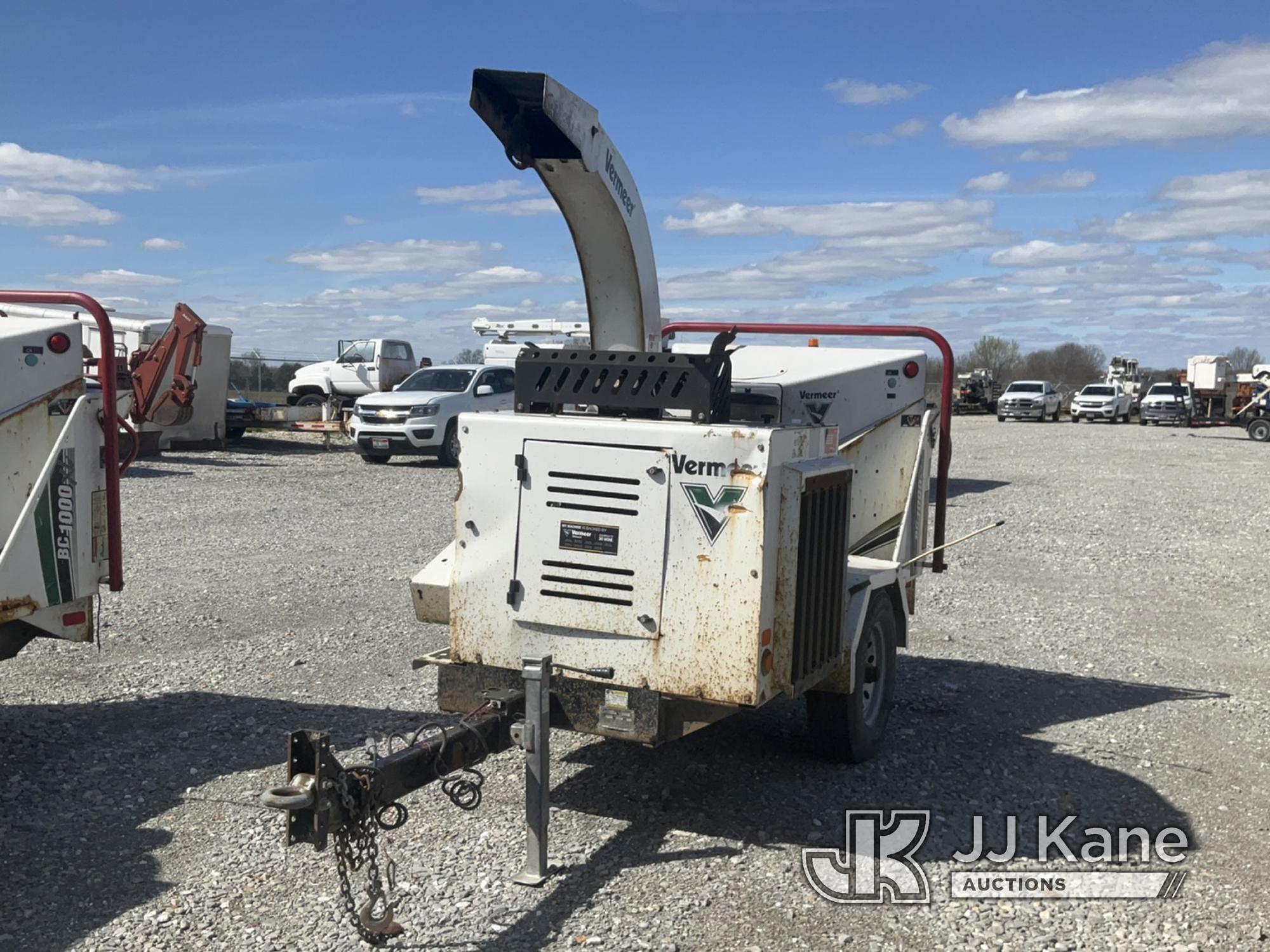 (Hawk Point, MO) 2016 Vermeer BC1000XL Chipper (12in Drum) No Title) (Runs & Operates)(Minor Paint &