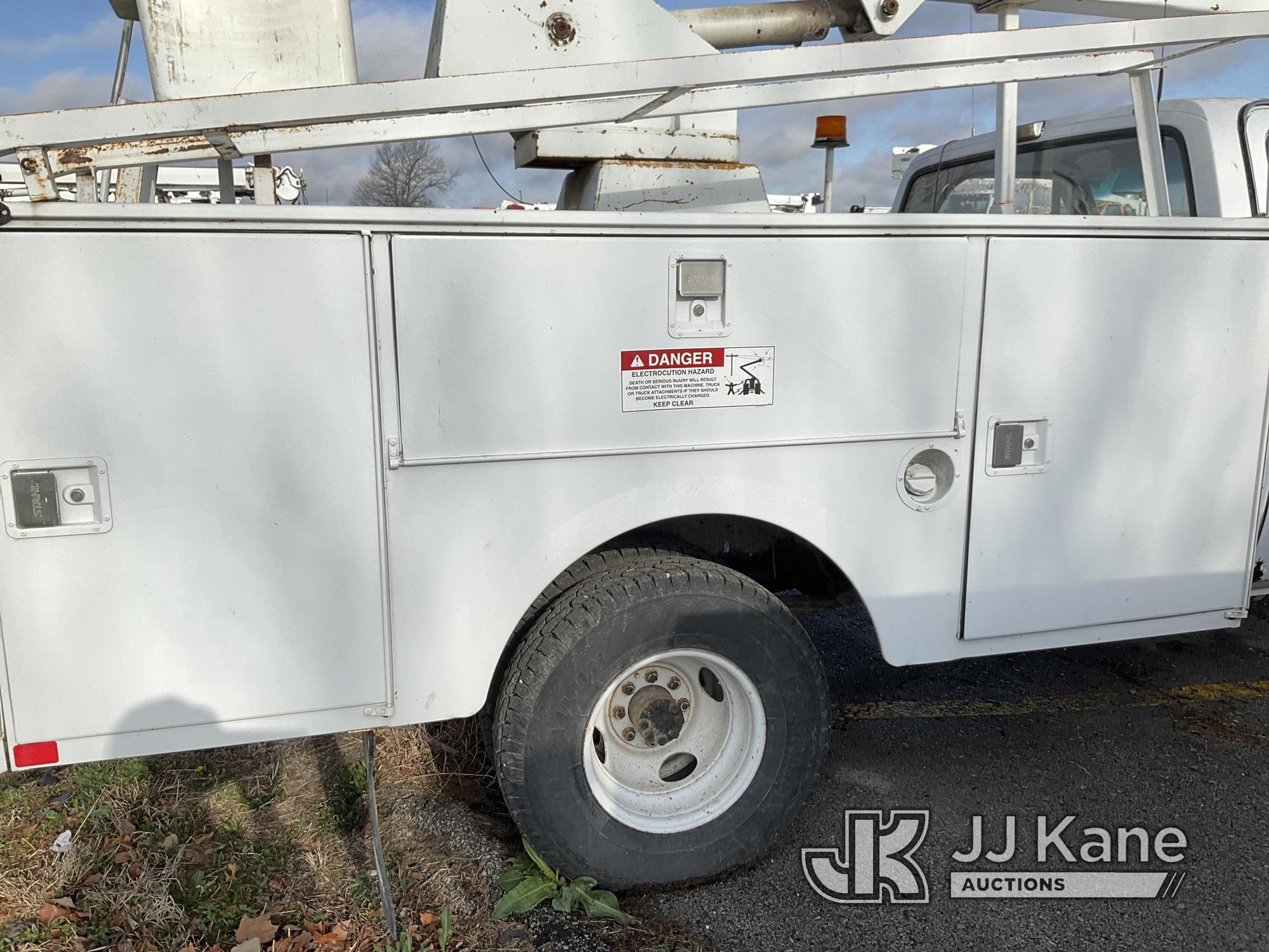 (Kansas City, MO) LIFT-ALL LAH30FB, Bucket Truck mounted behind cab on 1985 GMC K3500 4X4 Service Tr