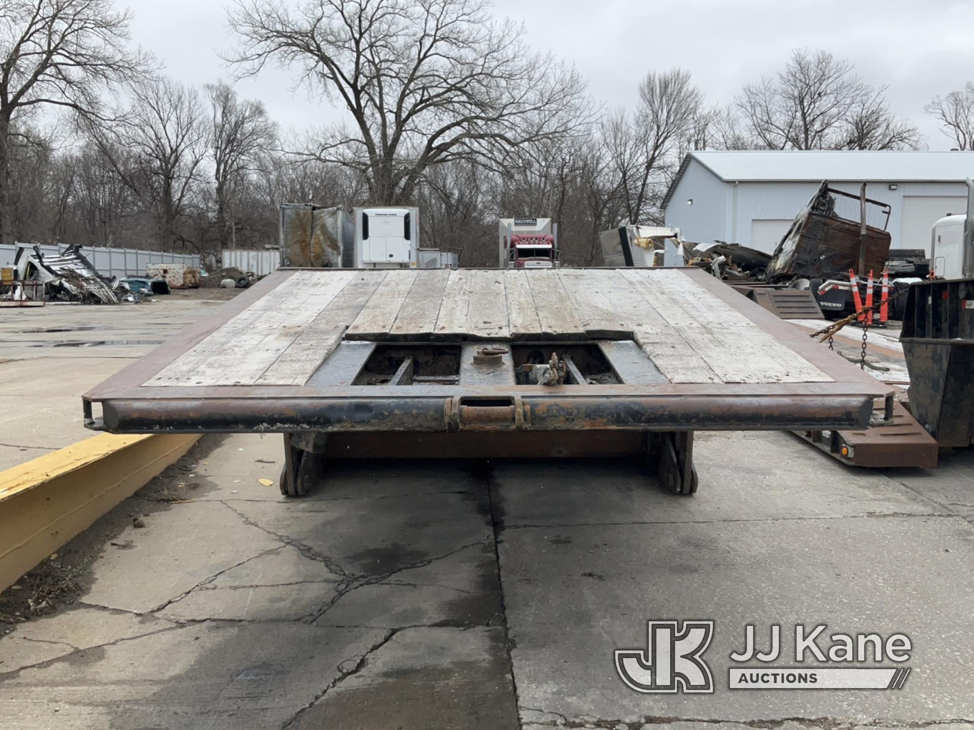 (Des Moines, IA) 2009 Ferree Lowboy Trailer