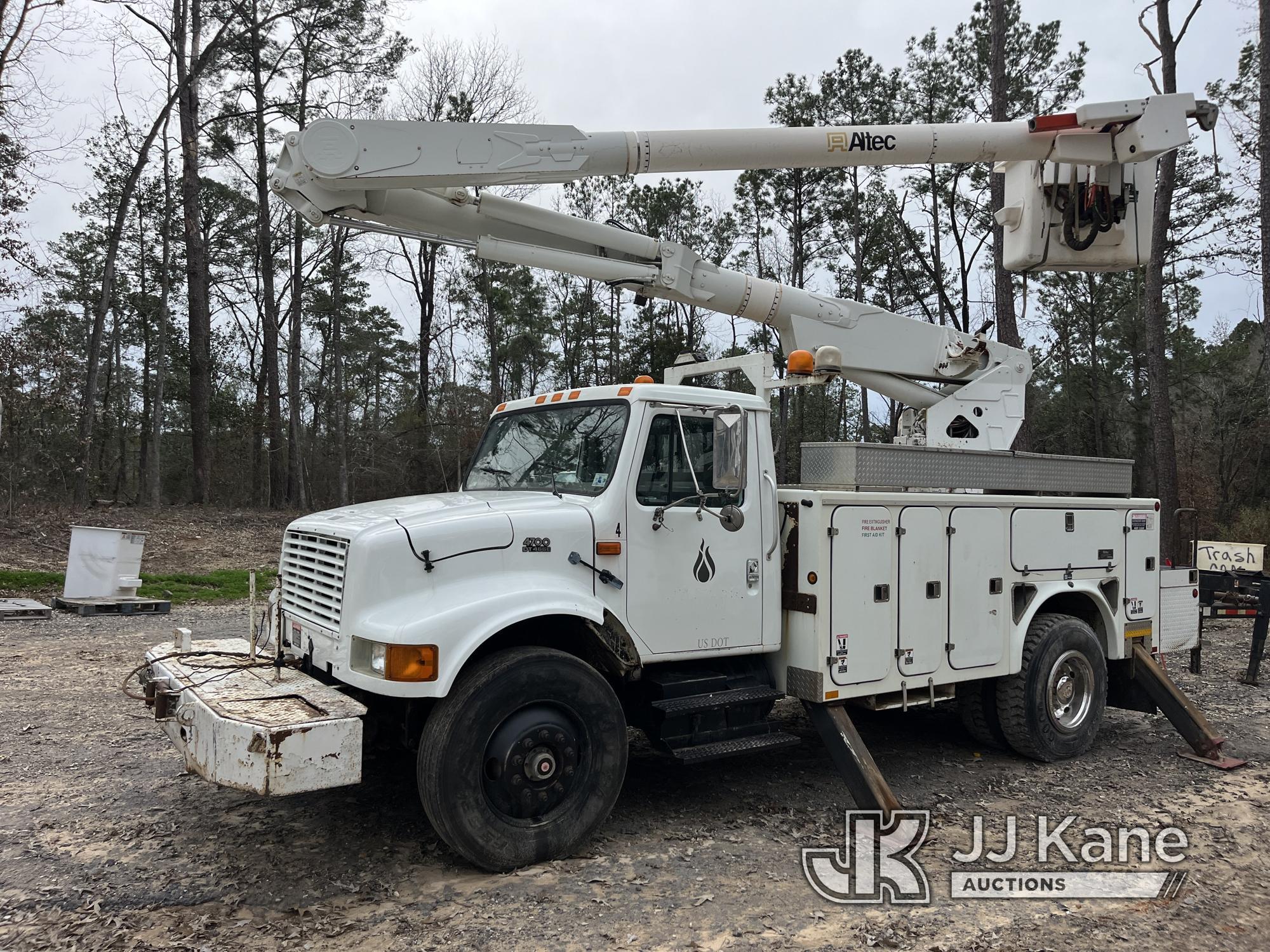 (Boyce, LA) Altec AM547, Over-Center Material Handling Bucket Truck rear mounted on 1999 Internation