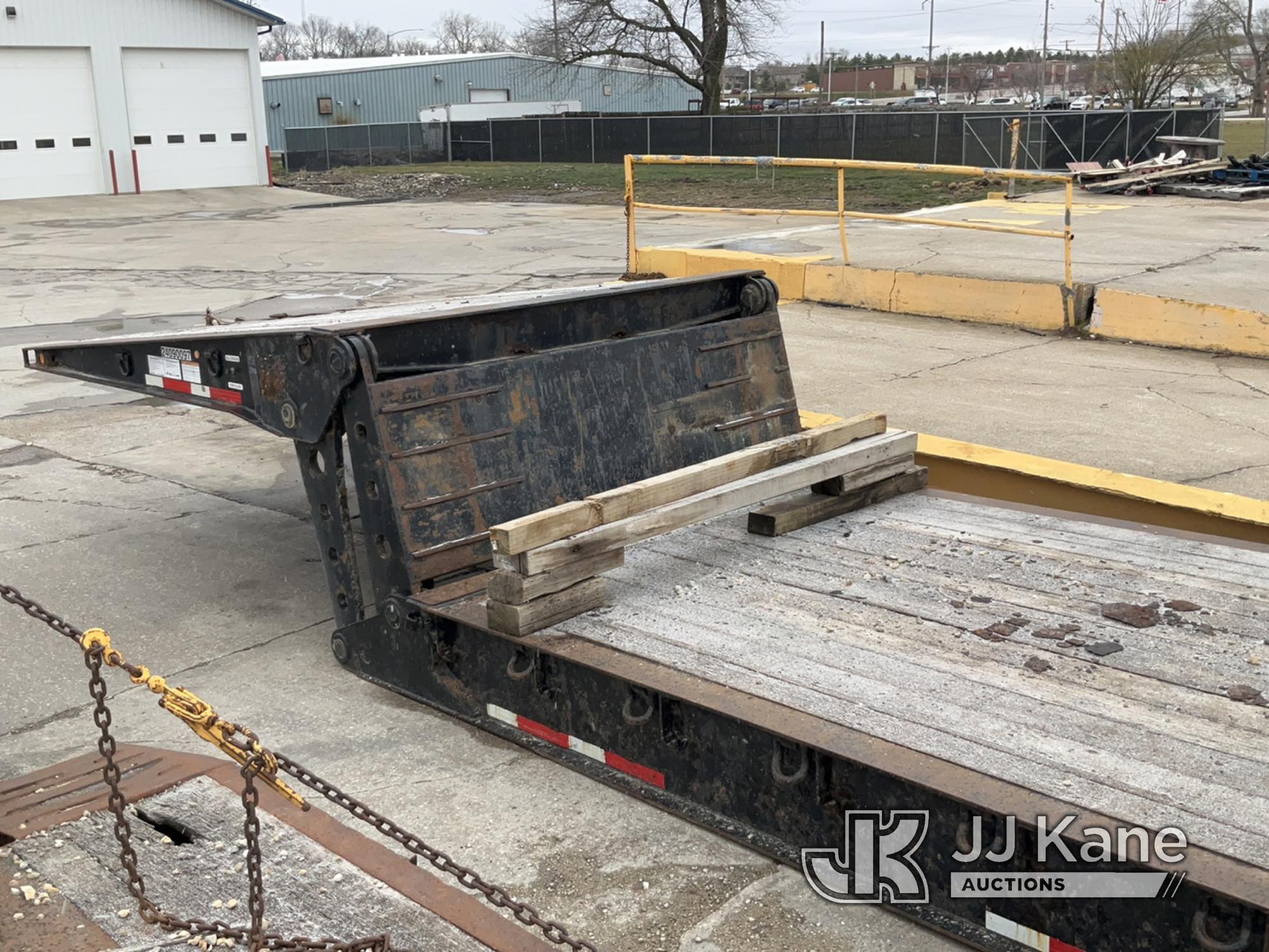 (Des Moines, IA) 2009 Ferree Lowboy Trailer