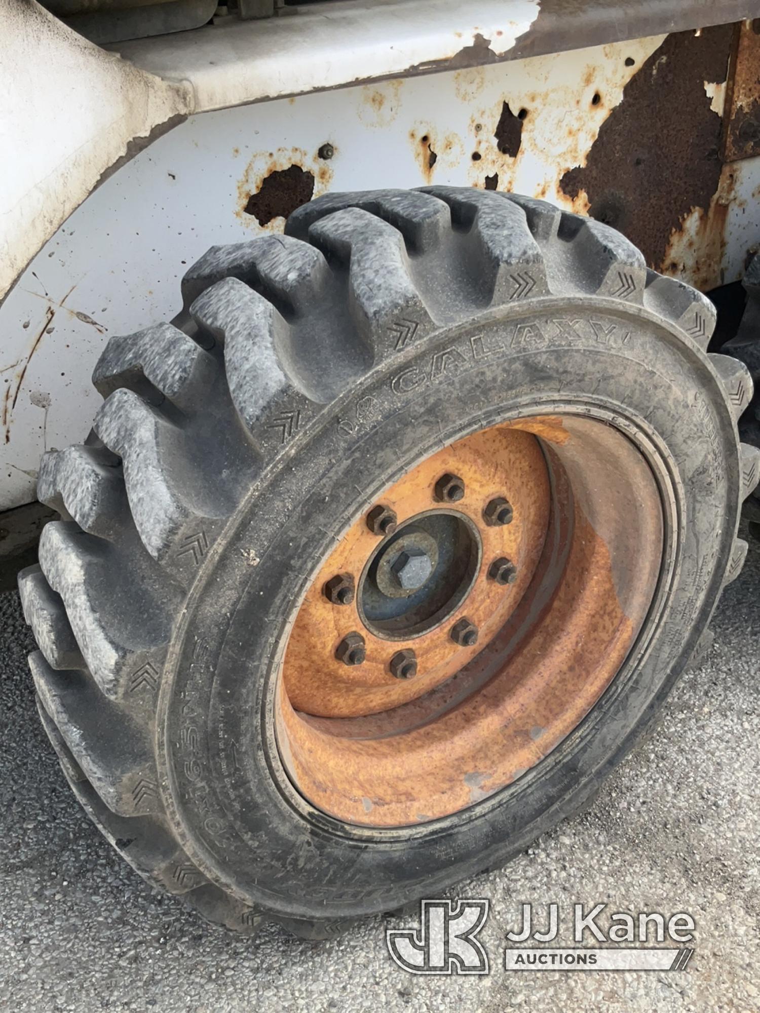 (South Beloit, IL) 1995 Bobcat 753 Rubber Tired Skid Steer Loader Runs, Moves, Operates) (Left Lift