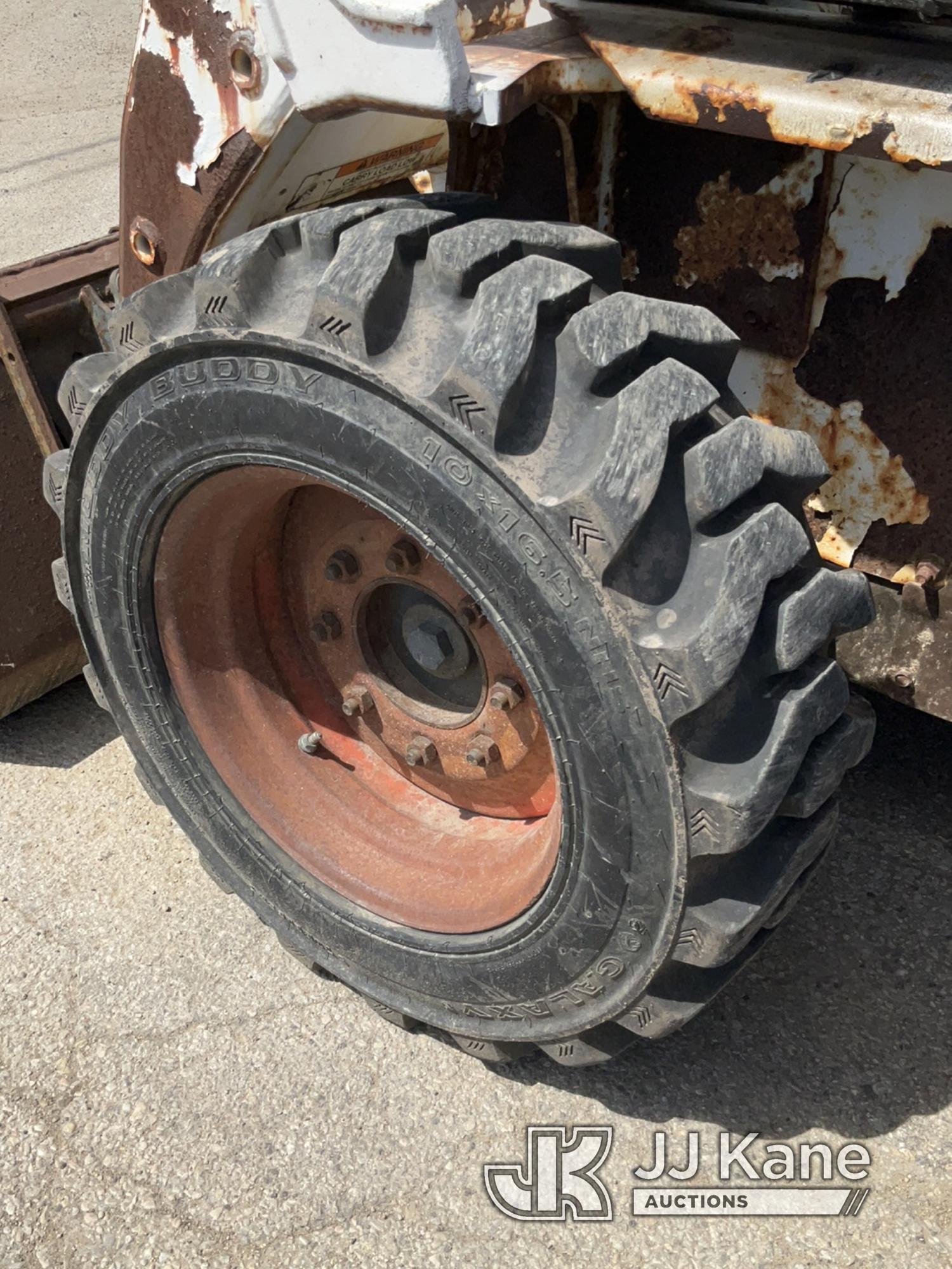 (South Beloit, IL) 1995 Bobcat 753 Rubber Tired Skid Steer Loader Runs, Moves, Operates) (Left Lift