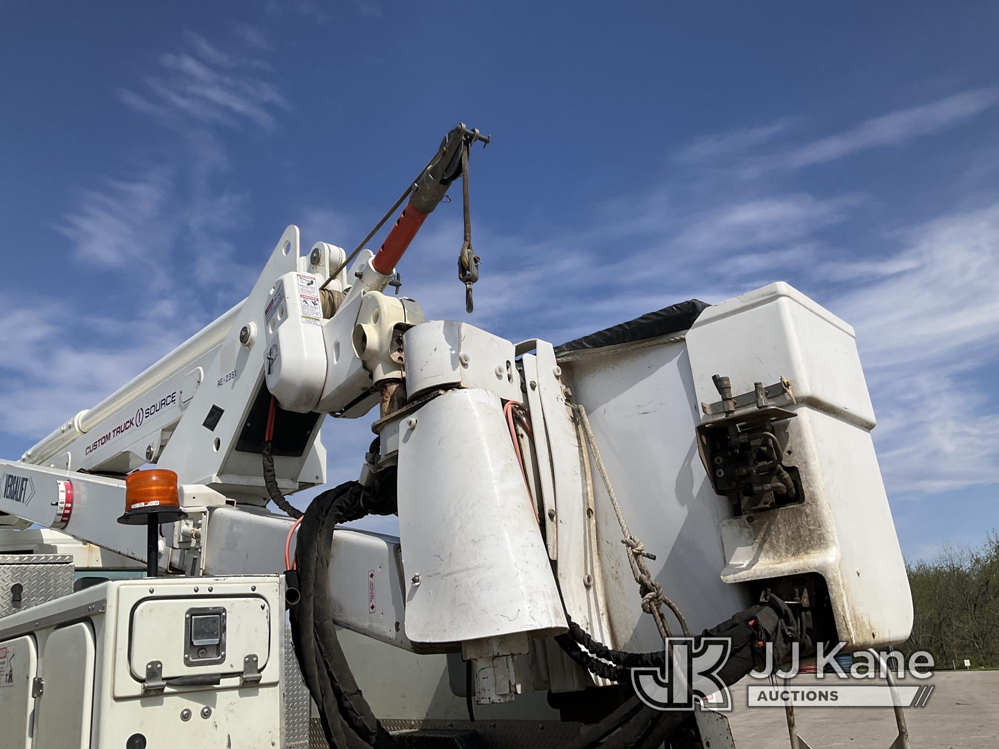 (Kansas City, MO) Versalift VST6000, Articulating & Telescopic Material Handling Bucket Truck center