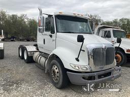 (Tipton, MO) 2005 International 8600 T/A Truck Tractor Runs and Moves) (Body/Bumper  Damage