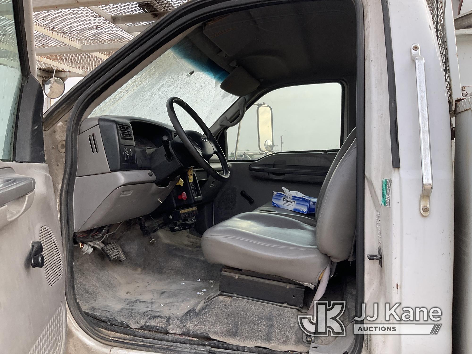 (San Antonio, TX) HiRanger 5FC-55, Bucket mounted behind cab on 2001 Ford F750 Utility Truck Runs, M